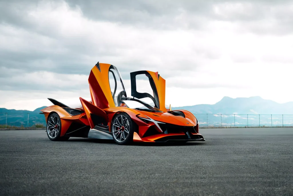 Apollo EVO – niemiecki hipersamochód V12, który redefiniuje pojęcie ekstremalnej motoryzacji