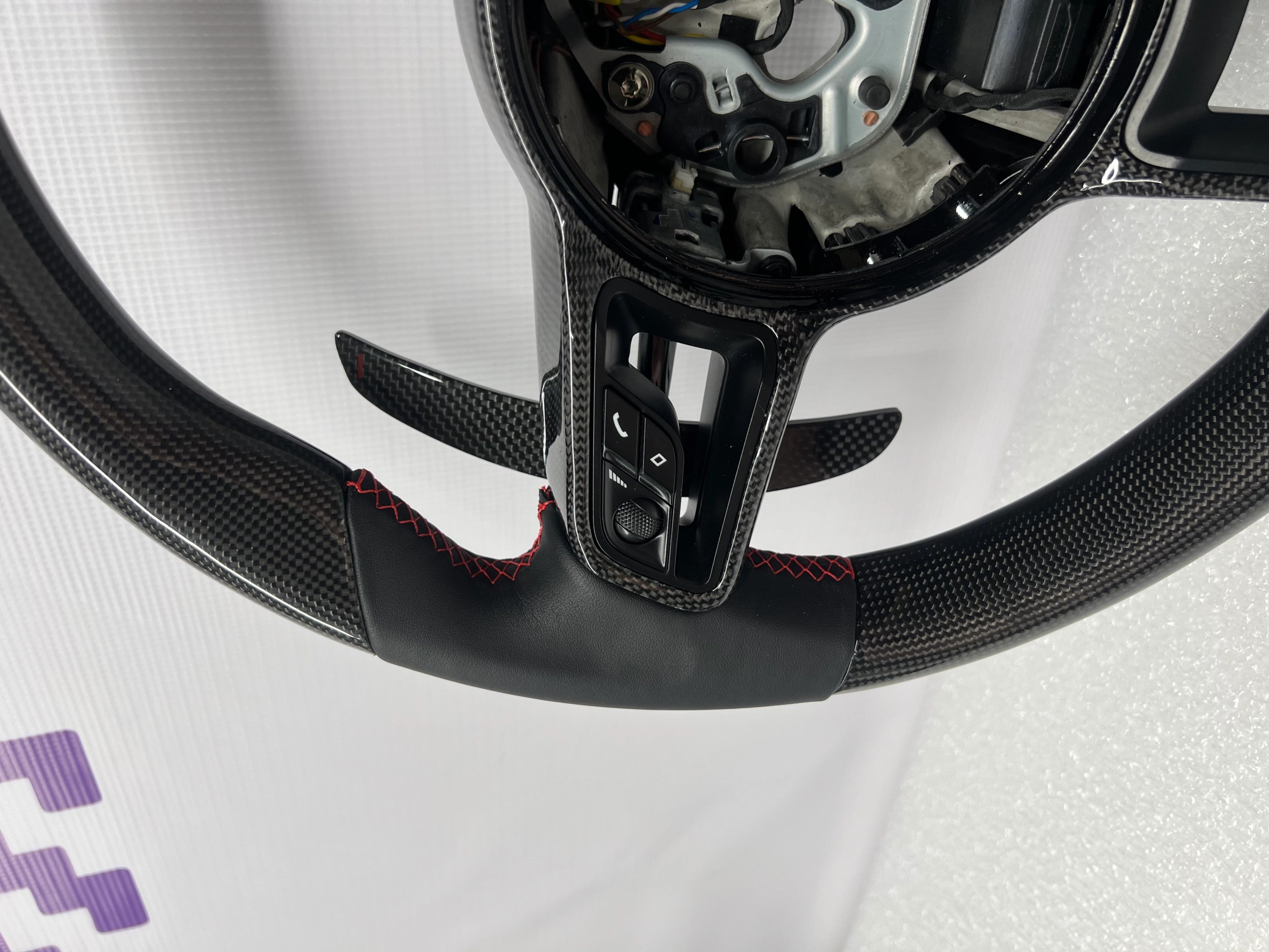 Karbonowa Kierownica Porsche 718 Boxster - obrazek 3