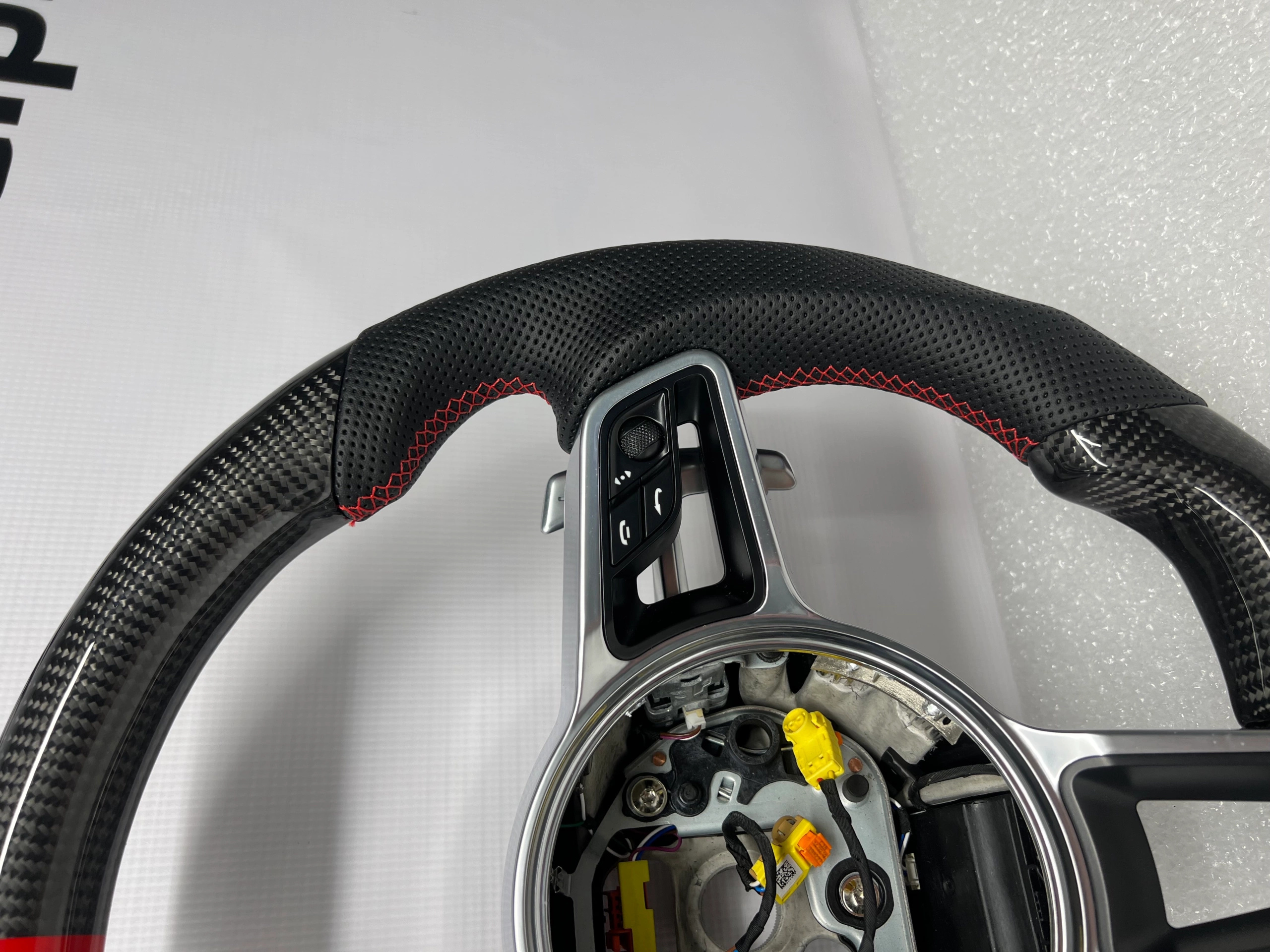 Karbonowa Kierownica Porsche 718 Boxster - obrazek 3