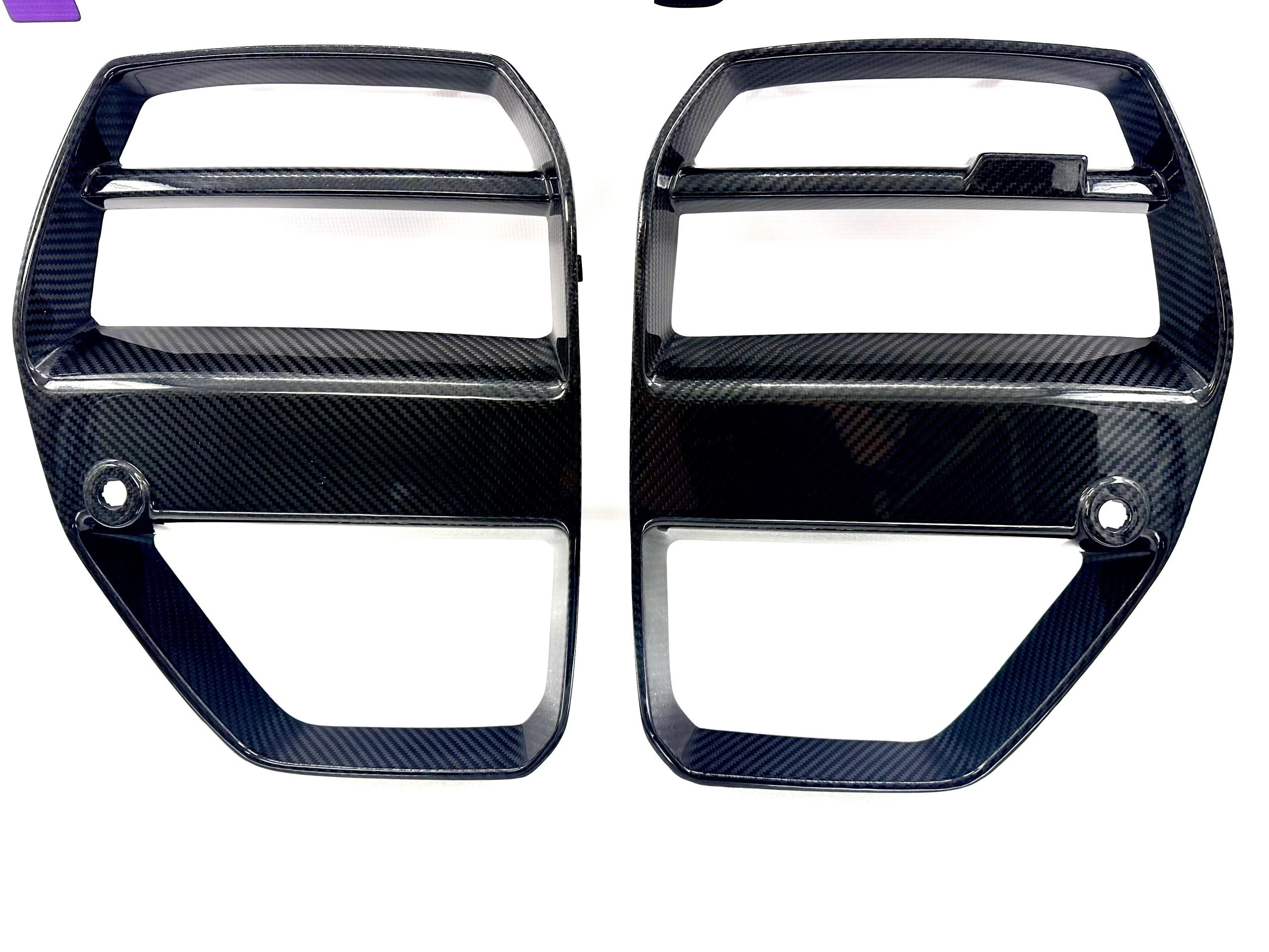 Karbonowy Grill Nerki BMW G80/G81/G82/G83 - obrazek 2