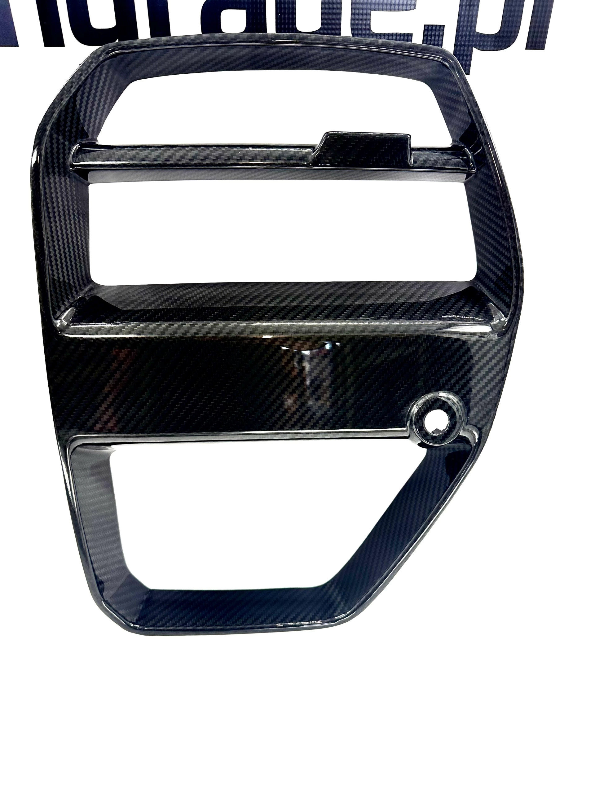 Karbonowy Grill Nerki BMW G80/G81/G82/G83 - obrazek 4