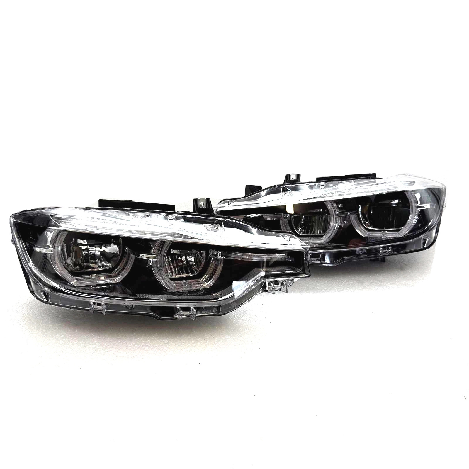 Lampy przednie LED BMW F30