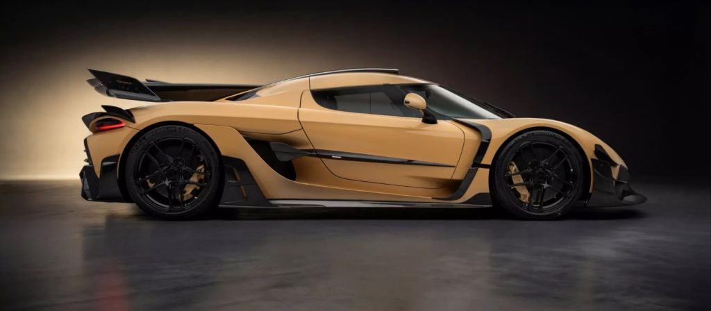 Koenigsegg Jesko po tuningu Mansory – karbonowa ekstrawagancja w pustynnym stylu
